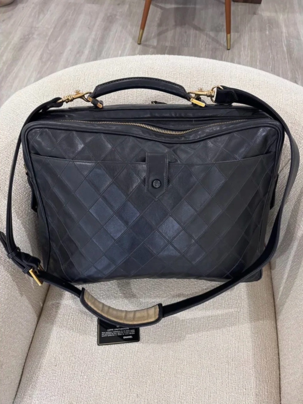 CHANEL Black Quilted Leather Shoulder Bag with Zipper - Picture 2 of 15